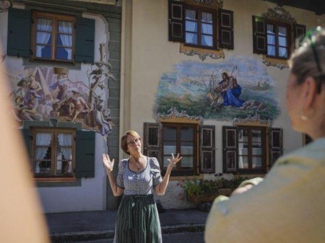 Themenführung Lüftlmalerei mit Marianne Ludwig, © Alpenwelt Karwendel / Wolfgang Ehn