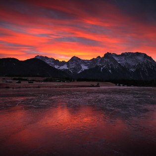 Perfect for ice skating in the right conditions - the beautiful Schmalensee lake near Mittenwald, © Alpenwelt Karwendel | Rudolf Pohmann