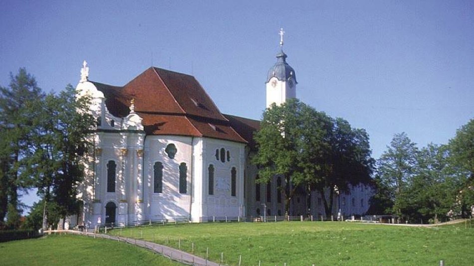 Ein traumhaftes Ausflugsziel auch aus der Alpenwelt Karwendel: Die Wieskirche bei Steingaden, © Gemeinde Steingaden | Fotograf: W. Böglmüller