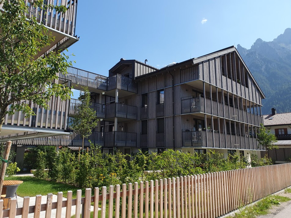 Well-kept residential complex under the Karwendel