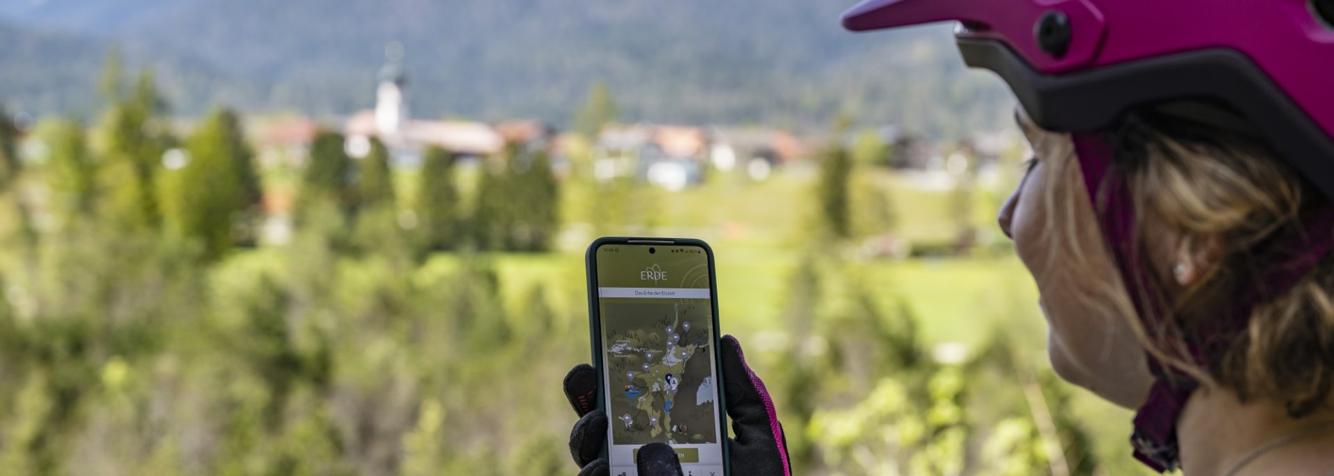 Mit der Erlebniswege App zu den Stationen - genießen Sie Natur in Kombination mit den digitalen Infos., © Alpenwelt Karwendel | Pierre Johne