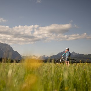 Aussichten bei Krün auf dem Weg von Wallgau zum Barmsee, © Alpenwelt Karwendel | Philipp Gülland