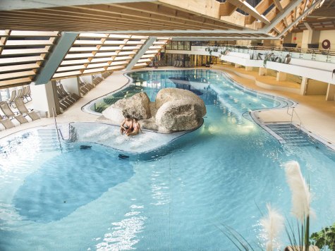 Das Seefelder Schwimmbad im Olympiazentrum, © Olympiabad Seefeld | Andre Schoenherr 