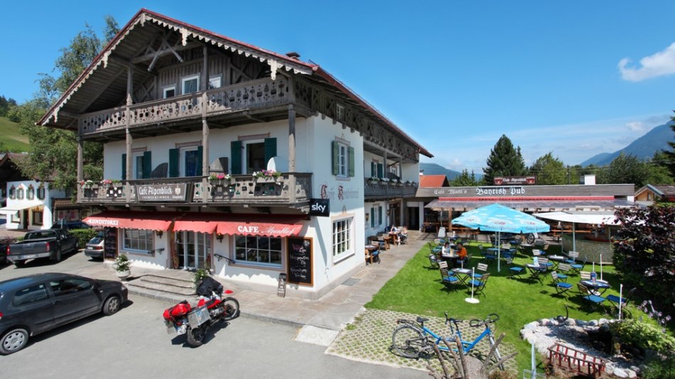 Alpenblick und Bayrish Pub