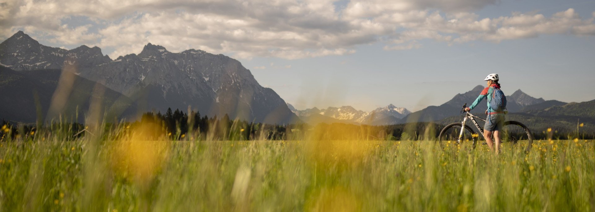 Aussichten bei Krün auf dem Weg von Wallgau zum Barmsee, © Alpenwelt Karwendel | Philipp Gülland