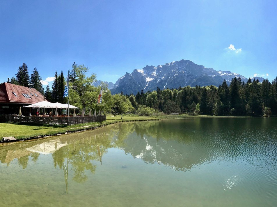 Lauterseealm am Lautersee mit Karwendel, © Lauterseealm