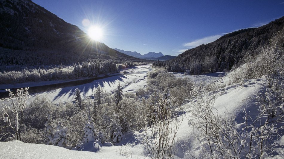 Winter am Wildfluss Isar bei Wallgau, © Alpenwelt Karwendel | Wolfgang Ehn