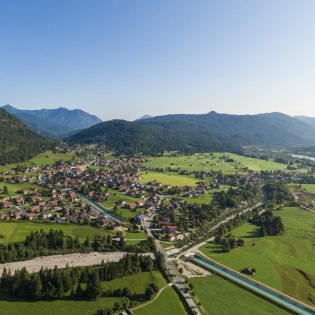 Wallgau mit Isar, Finz und Isarkanal - Urlaub in Oberbayern, © Alpenwelt Karwendel | Wolfgang Ehn