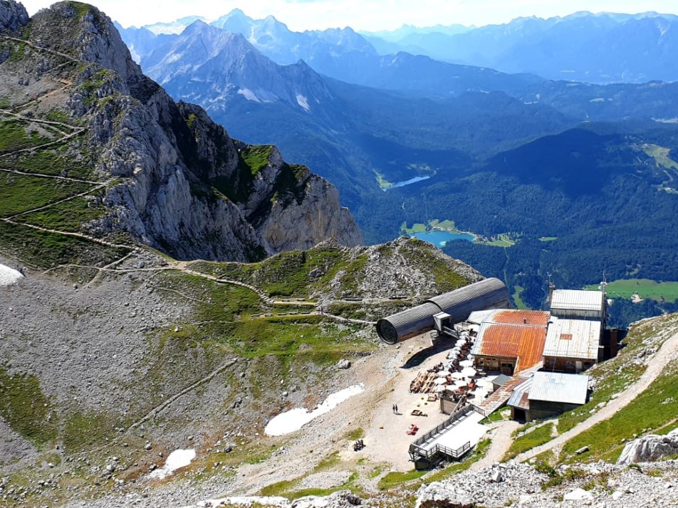 Berggaststätte im Sommer, © Karwendelbahn AG