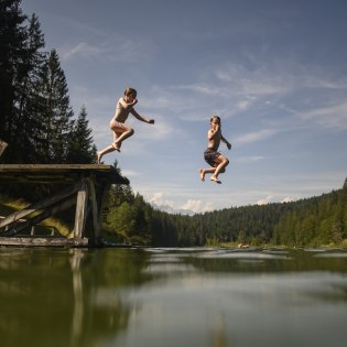 Kinderfreuden am Grubsee bei Krün in Bayern - Badeseen für Familien in Bayern, © Alpenwelt Karwendel | Philipp Gülland