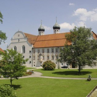 Benediktbeuren Abbey near Kochel near the Alpenwelt Karwendel, © Hermann Kuhn | Benediktbeuern