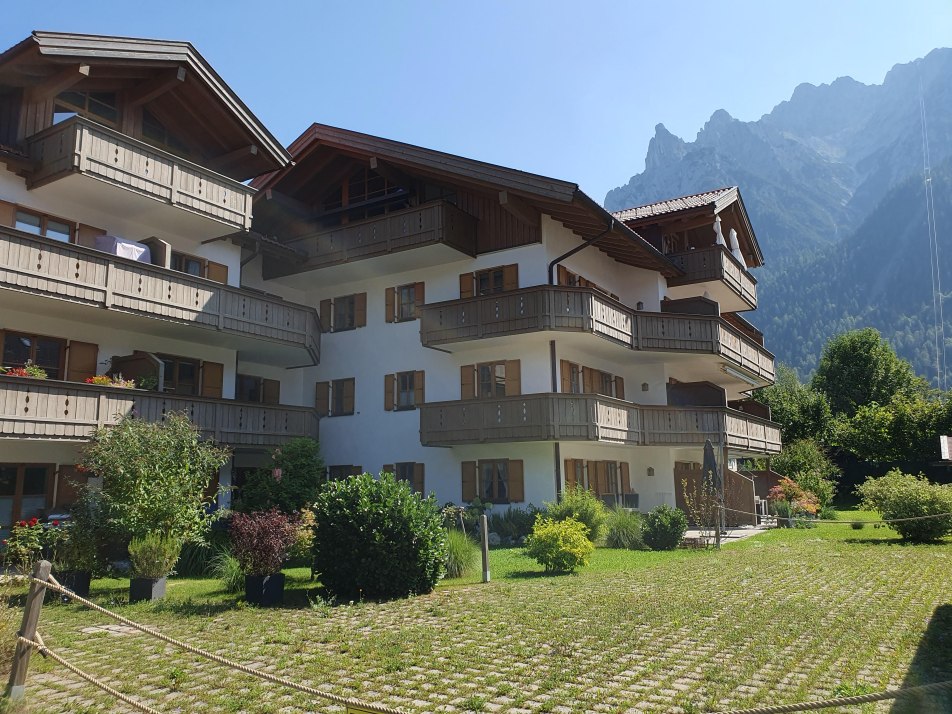 Well-kept residential complex under the Karwendel