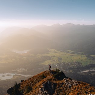 Gipfelmoment auf dem Seinskopf über Krün, © Alpenwelt Karwendel | André Alexander@formgestalter